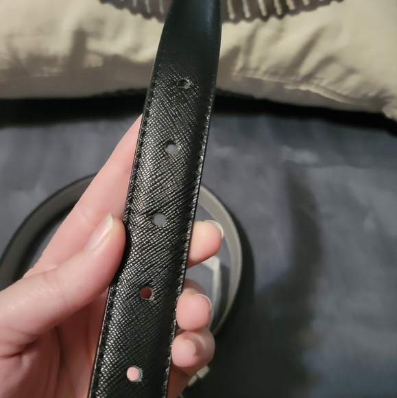 2/$30 🍄 Michael Kors Black and Silver Reversible Belt M - Picture 6 of 7